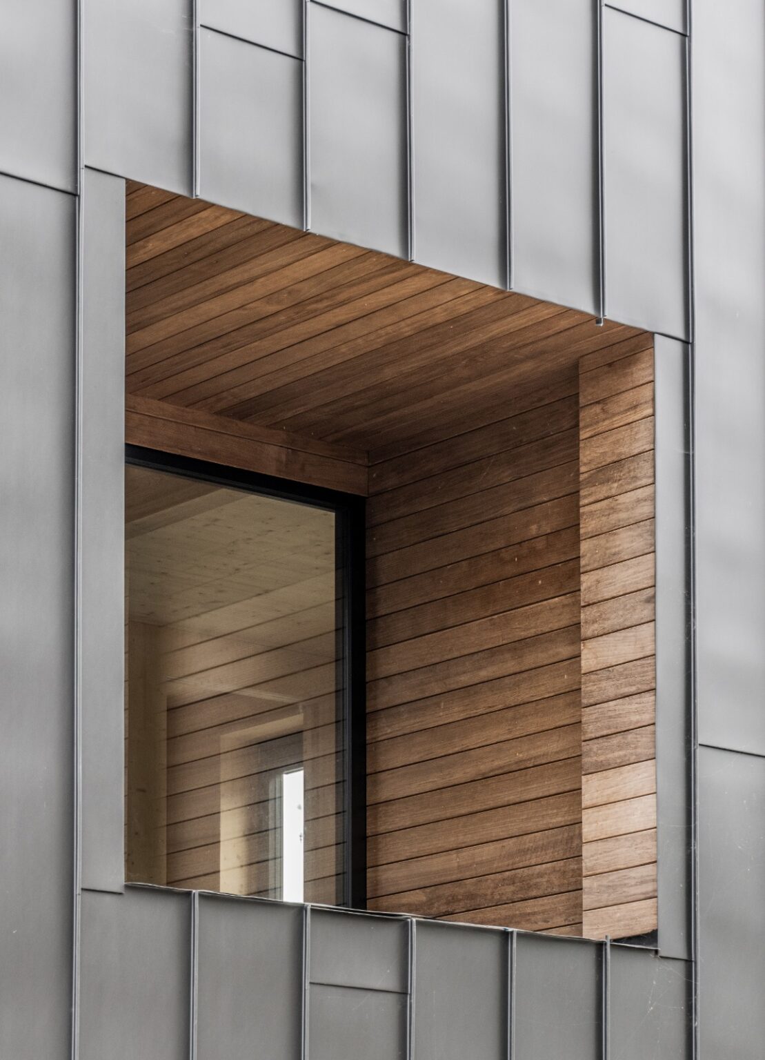 2745e2b1-aef9-45a3-b446-46d9ee97a2d8