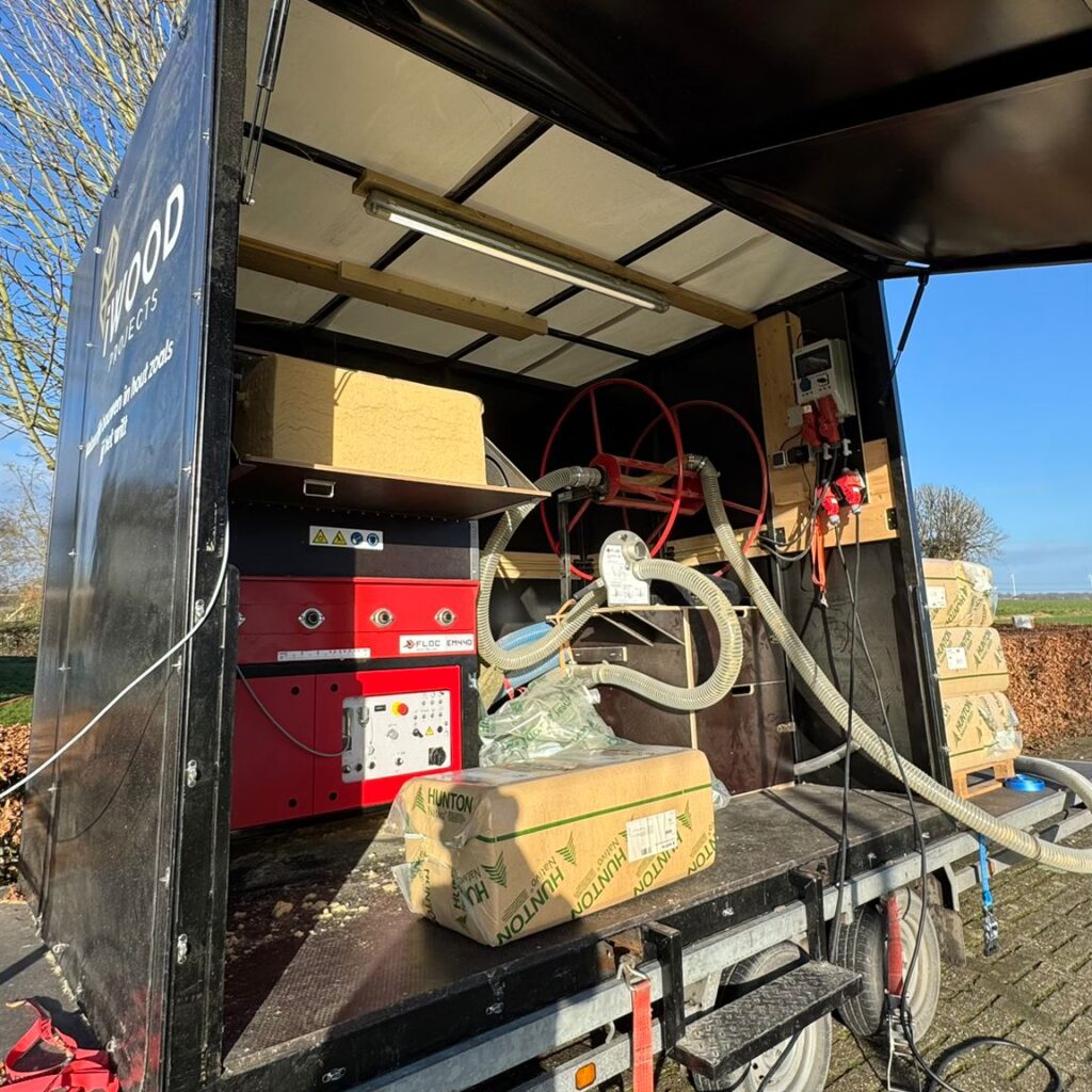houtisolatieinblaastruck