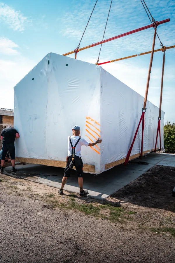 Plaatsing van een iWOOD Base module in Wognum