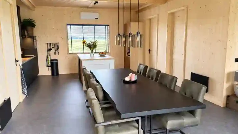 CLT-interieur met keuken, woning familie Leegwater